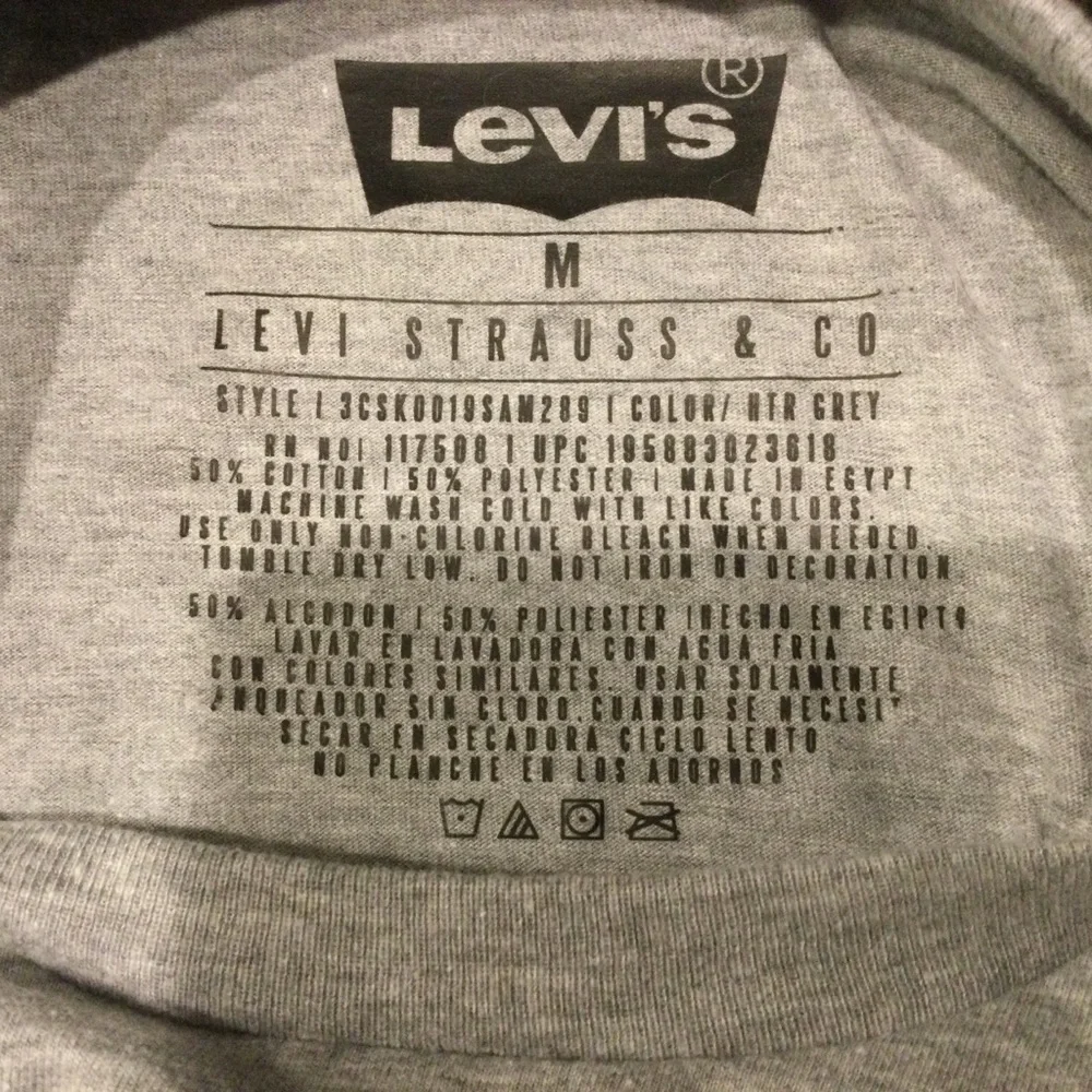 Levi’s Mountain Forest Logo Tee NWOT